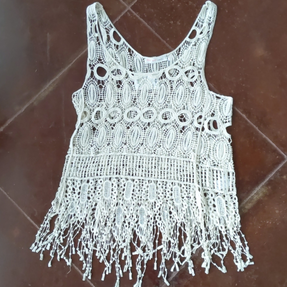 Love tree Cream crochet sleeveless boho top - Picture 1 of 8